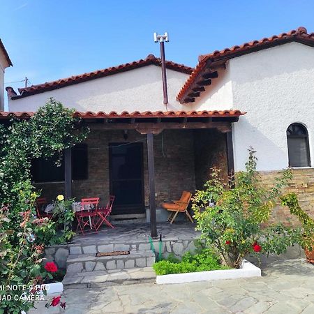 Вилла Detached House In Sykia Экстерьер фото